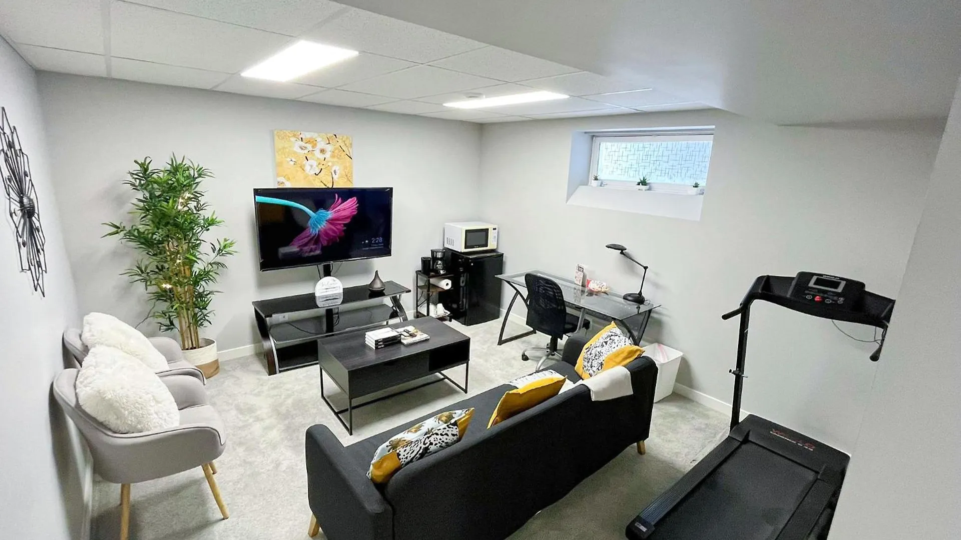 Private Basement Suite With Comfort Winnipeg
